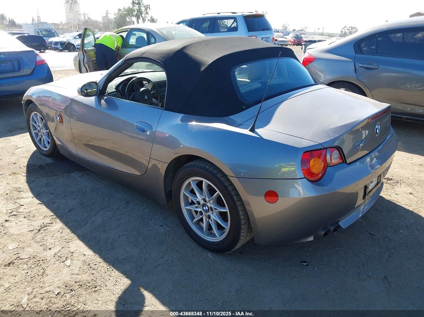 4USBT33403LR64725 2003 BMW Z4 photo no. 3