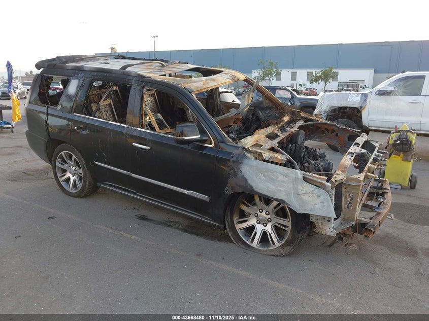 CADILLAC ESCALADE PREMIUM COLLECTION