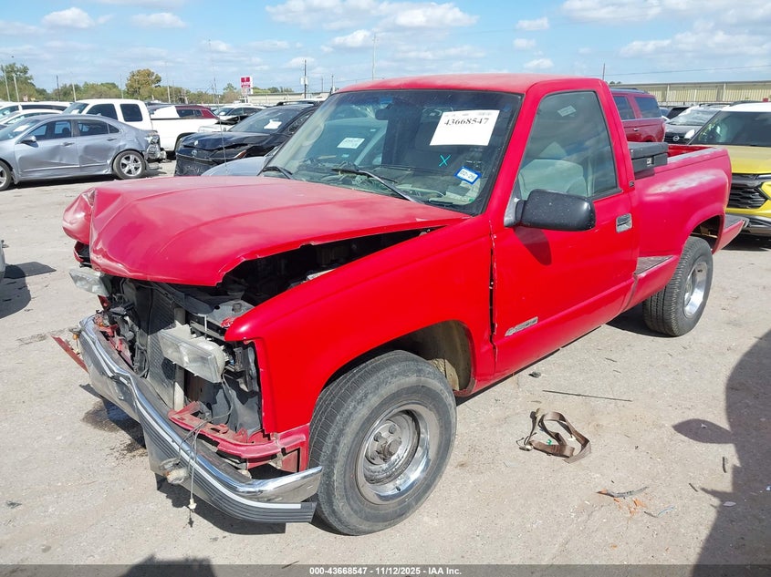 1GTEC14W1WZ521993 1998 GMC SIERRA photo no. 2