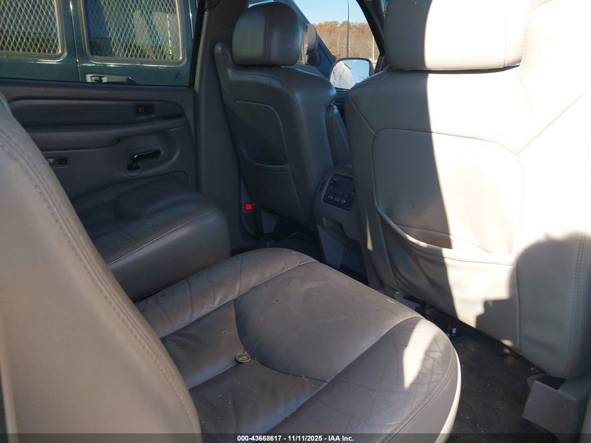 2004 GMC Yukon Xl 1500 Denali VIN: 1GKFK66U14J121061 Lot: 43668617