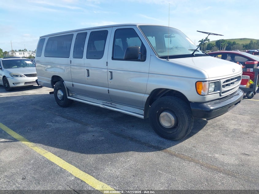 1FBSS31L8XHA87143 1999 Ford E-350 Super Duty Xl/Xlt auction photo 1
