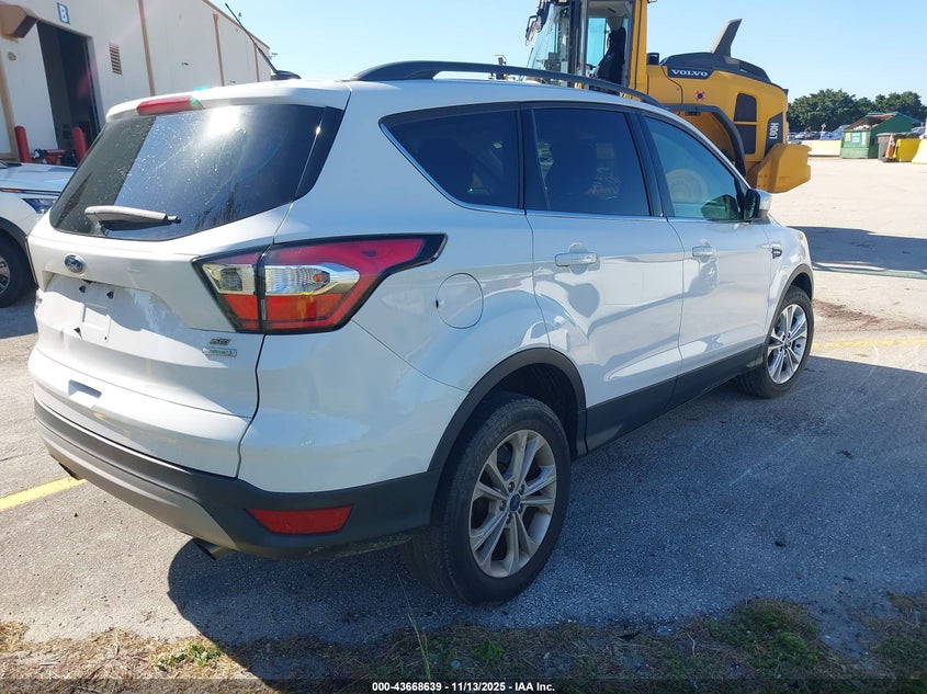 Vin: 1fmcu0gd7jua94006, lot: 44163864, ford escape se 20184