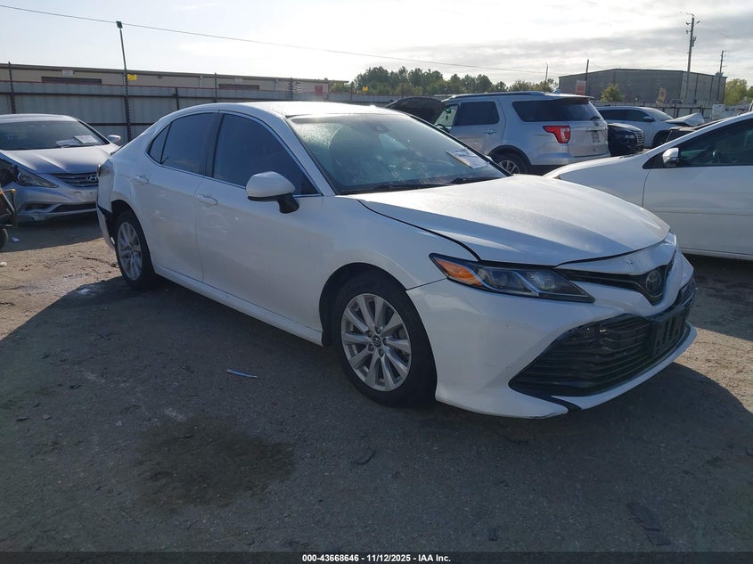 2019 TOYOTA CAMRY XLE - 04T1B11HK0KU16015