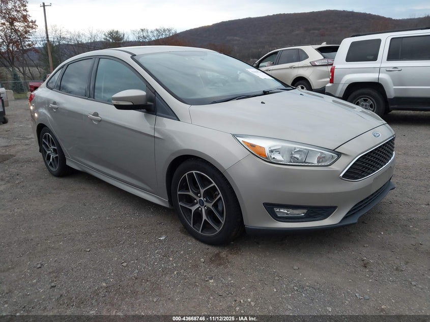 2015 FORD FOCUS SE - 1FADP3F24FL217510