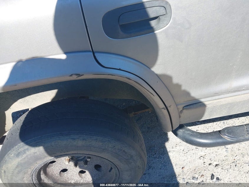 2000 Dodge Durango VIN: 1B4HS28N6YF221343 Lot: 43668877