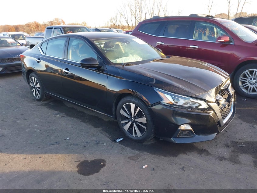 NISSAN ALTIMA SV FWD