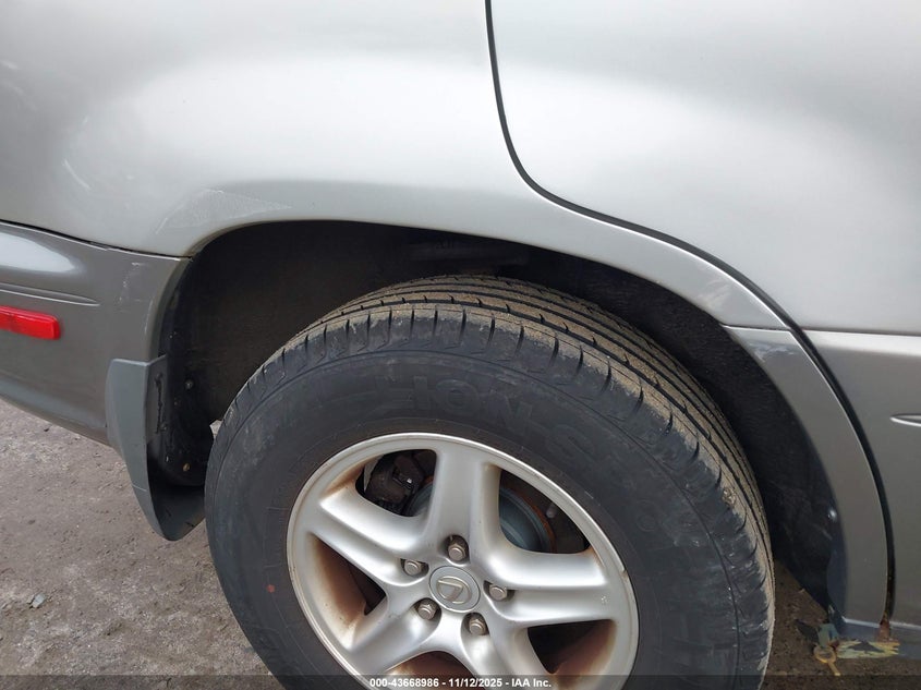 1999 Lexus Rx 300 VIN: JT6HF10U1X0051647 Lot: 43668986