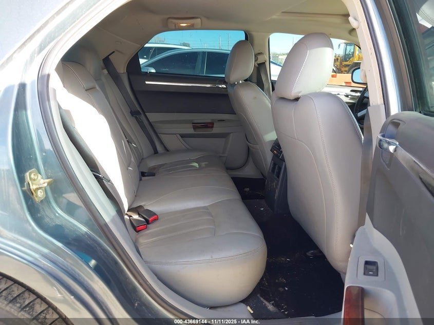 2006 Chrysler 300C VIN: 2C3LA63H46H290749 Lot: 43669144