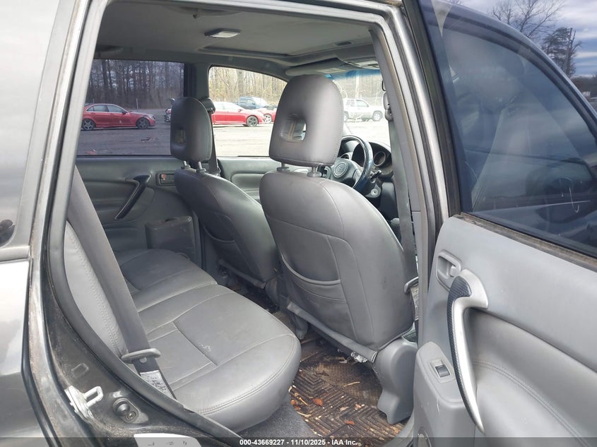 JTEHH20VX36075014 2003 TOYOTA RAV 4 photo no. 8