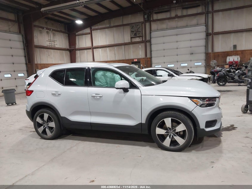 2020 Volvo Xc40 T5 Momentum VIN: YV4162UK0L2249186 Lot: 43669230