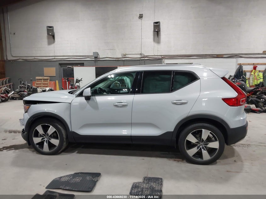 2020 Volvo Xc40 T5 Momentum VIN: YV4162UK0L2249186 Lot: 43669230