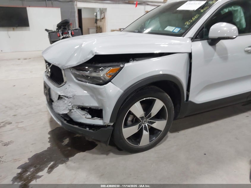 2020 Volvo Xc40 T5 Momentum VIN: YV4162UK0L2249186 Lot: 43669230