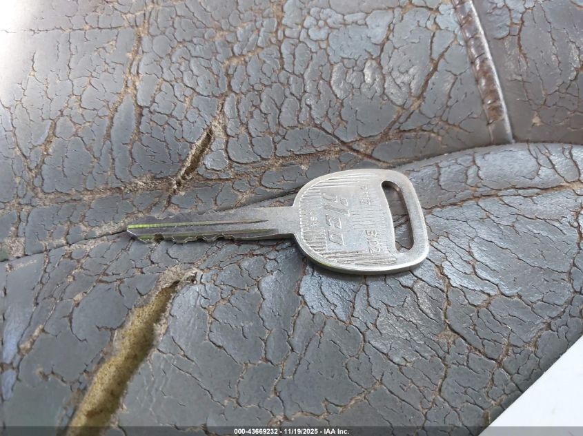 2001 Chevrolet Tahoe Lt VIN: 1GNEC13T71J257202 Lot: 43669232