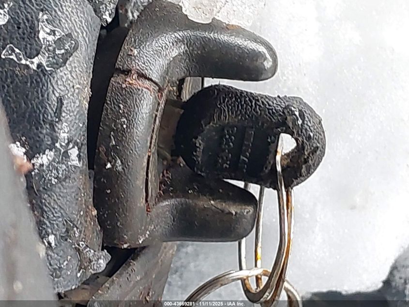 1997 Chevrolet Blazer Ls VIN: 1GNDT13WXV2104481 Lot: 43669281