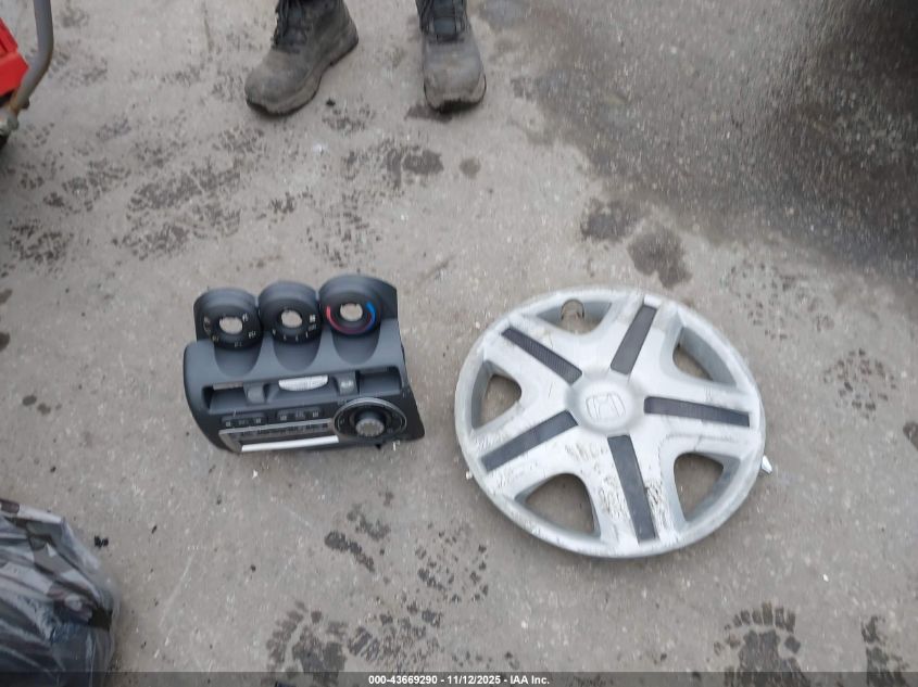 2008 Honda Fit VIN: JHMGD38498S040555 Lot: 43669290