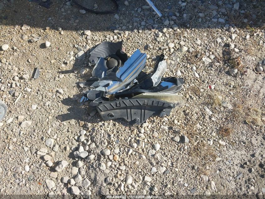 2014 Ford Escape Titanium VIN: 1FMCU9J9XEUE38328 Lot: 43669332