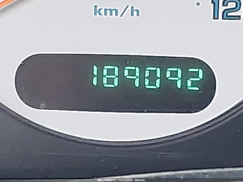 2001 Dodge Caravan Sport VIN: 1B4GP45391B131323 Lot: 43669371