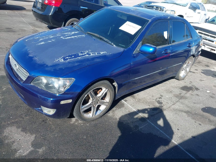 JTHBD182810020814 2001 LEXUS IS photo no. 2