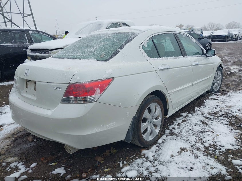 1HGCP36858A021375 2008 HONDA ACCORD photo no. 4