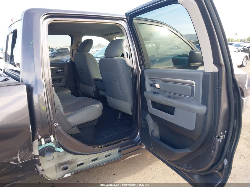 2019 Ram 1500 Classic Big Horn 4X4 6'4 Box VIN: 1C6RR7TT0KS688804 Lot: 43669593