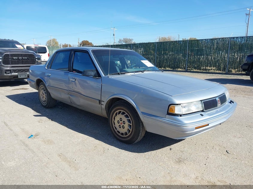 1G3AJ55M7T6393863 1996 OLDSMOBILE  photo no. 2