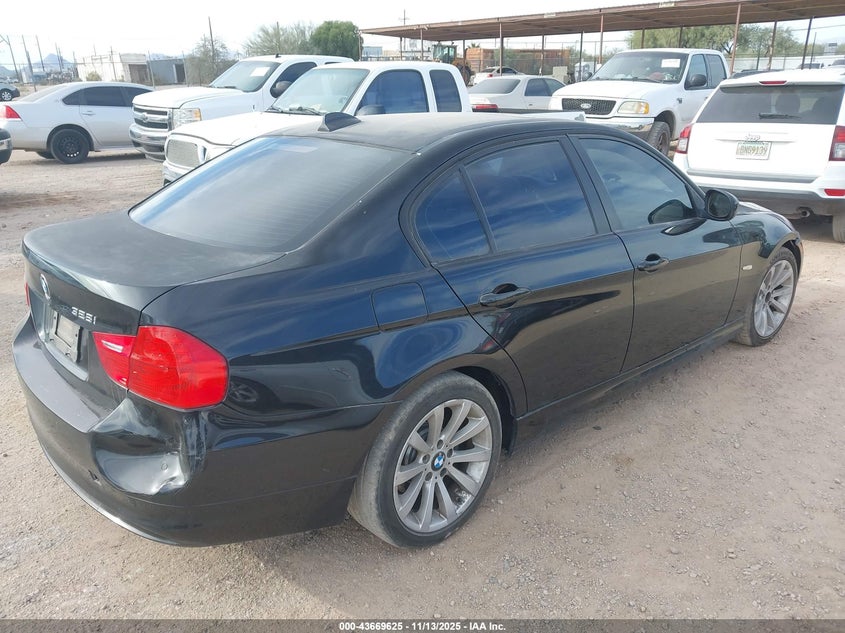 WBAPH7C59BE130563 2011 BMW 3ER photo no. 4