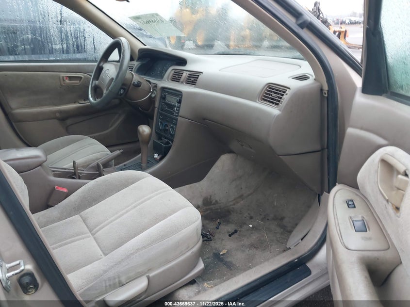 4T1BG22K41U789015 2001 TOYOTA CAMRY photo no. 5