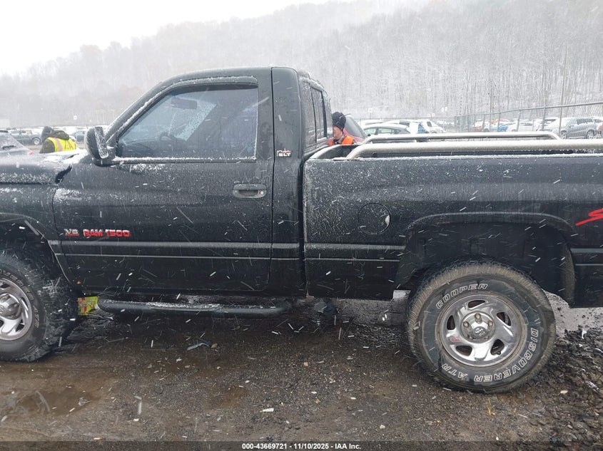 1995 Dodge Ram 1500 VIN: 1B7HF16Y3SS365056 Lot: 43669721