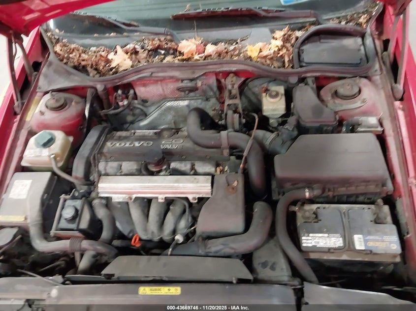YV1LS5671W1546389 1998 VOLVO S70 photo no. 10