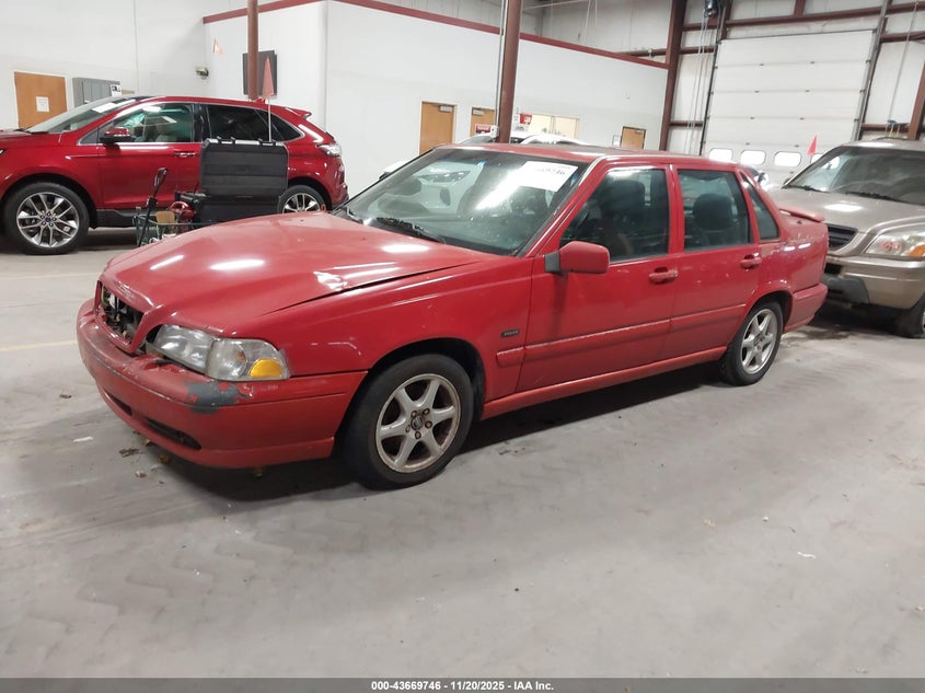 YV1LS5671W1546389 1998 VOLVO S70 photo no. 2