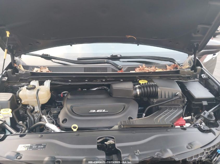 2018 Chrysler Pacifica Touring L VIN: 2C4RC1BG4JR263534 Lot: 43669823