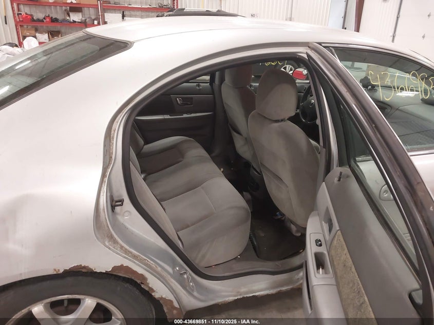 2001 Mercury Sable Gs VIN: 1MEFM50U01G637704 Lot: 43669851