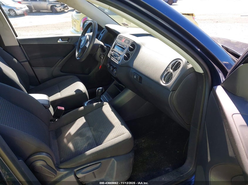 WVGBV7AX3BW548133 2011 VOLKSWAGEN TIGUAN photo no. 5