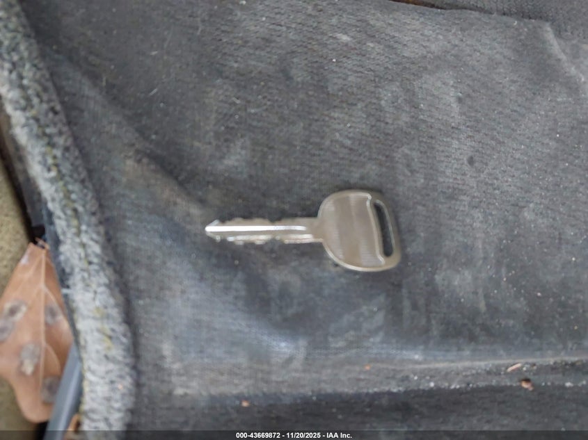 2005 GMC Yukon Sle VIN: 1GKEC13V55J152758 Lot: 43669872