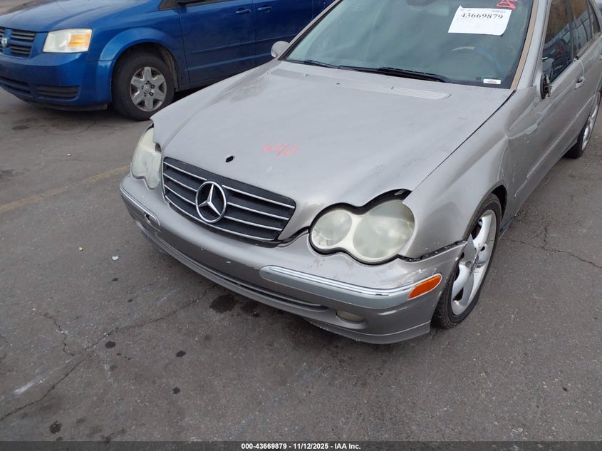 WDBRF40J94A648649 2004 MERCEDES-BENZ C-KLASSE photo no. 6