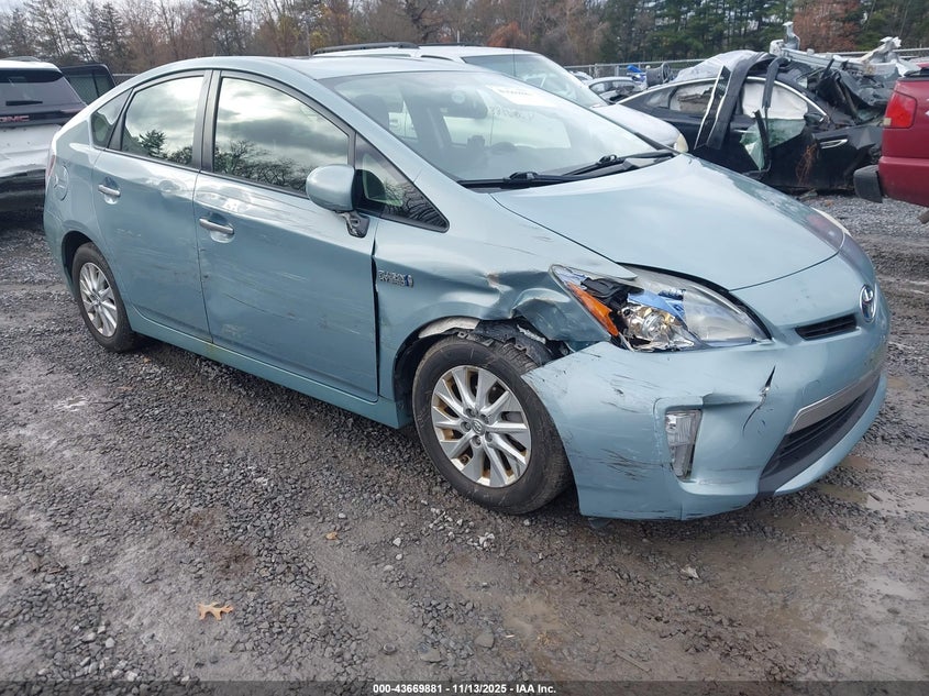 TOYOTA PRIUS PLUG-IN
