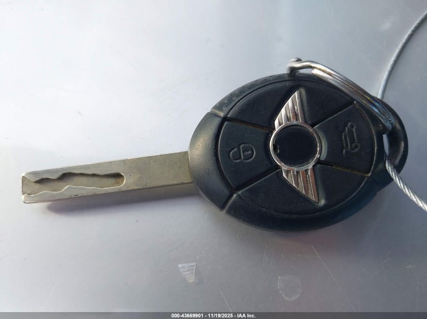 2005 Mini Cooper S VIN: WMWRH33465TF80604 Lot: 43669901