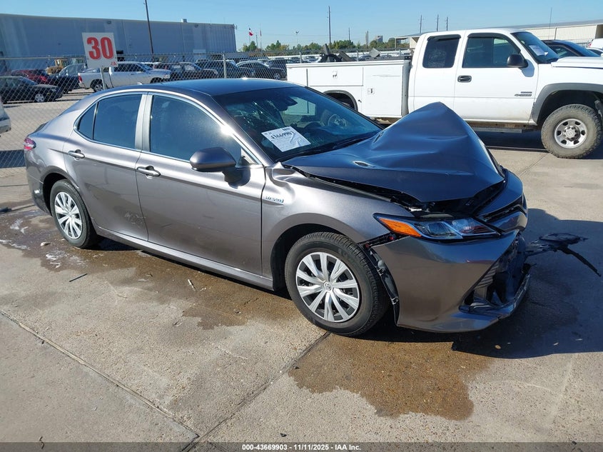 TOYOTA CAMRY HYBRID LE