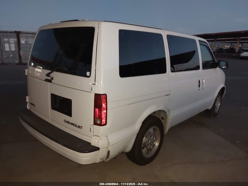 1GNDM19X03B138391 2003 CHEVROLET ASTRO photo no. 4