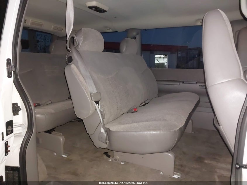 1GNDM19X03B138391 2003 CHEVROLET ASTRO photo no. 8
