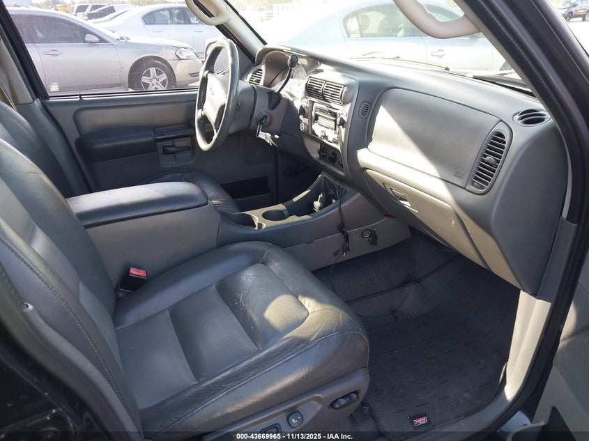 1FMDU77K74UB91142 2004 FORD EXPLORER SPORT TRAC photo no. 5