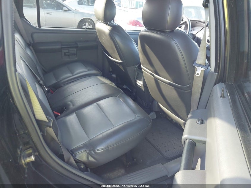 2004 Ford Explorer Sport Trac Adrenalin/Xls/Xlt VIN: 1FMDU77K74UB91142 Lot: 43669965