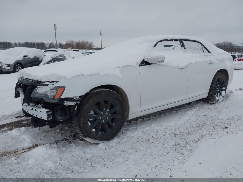 2C3CCAGG2EH366014 2014 CHRYSLER 300 photo no. 2
