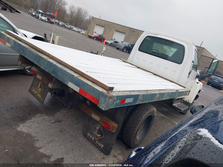 1GBE4C1225F502609 2005 CHEVROLET C/K photo no. 4