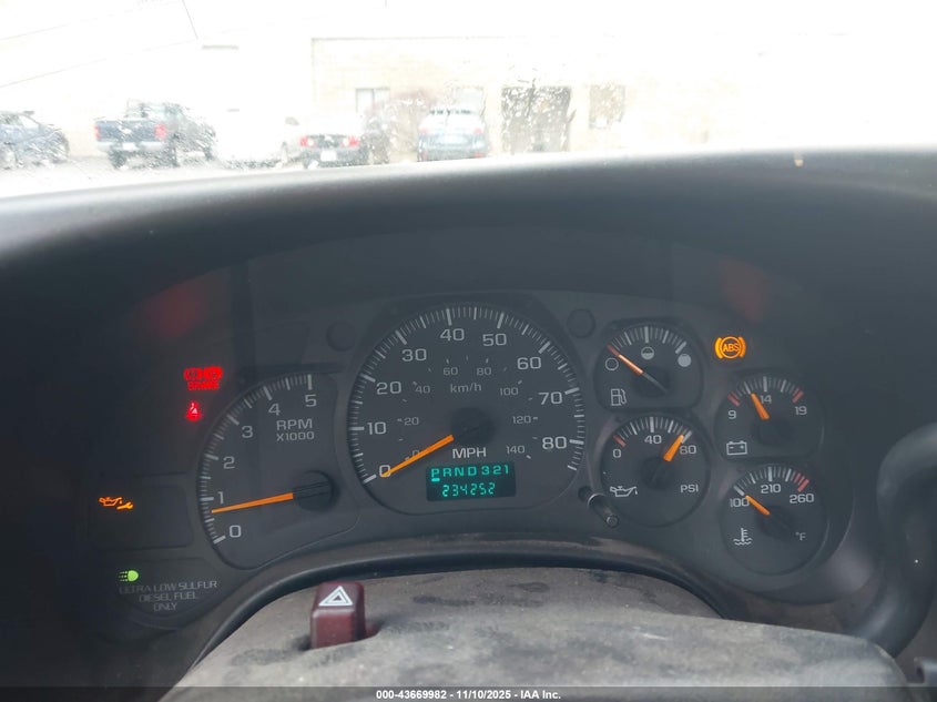 1GBE4C1225F502609 2005 CHEVROLET C/K photo no. 5