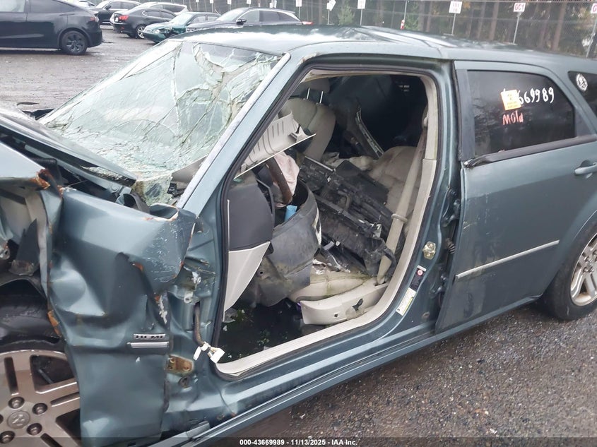 2005 Dodge Magnum Rt VIN: 2D8GV58245H610751 Lot: 43669989