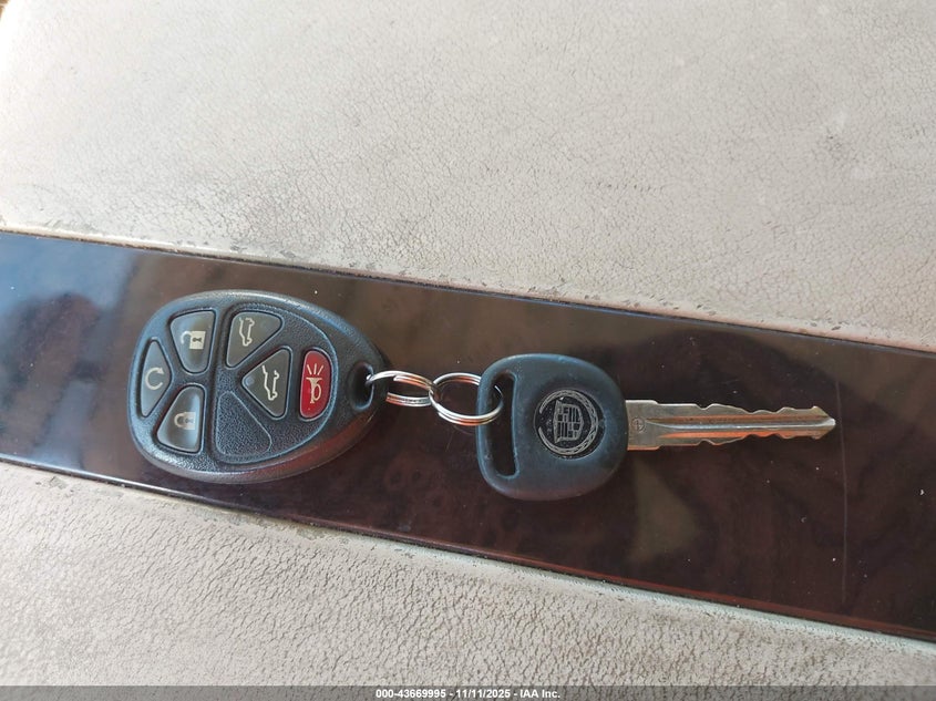 2007 Cadillac Escalade Standard VIN: 1GYFK63817R253384 Lot: 43669995