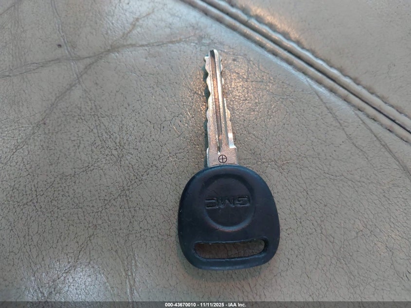 2007 GMC Yukon Xl 1500 Denali VIN: 1GKFK668X7J271449 Lot: 43670010