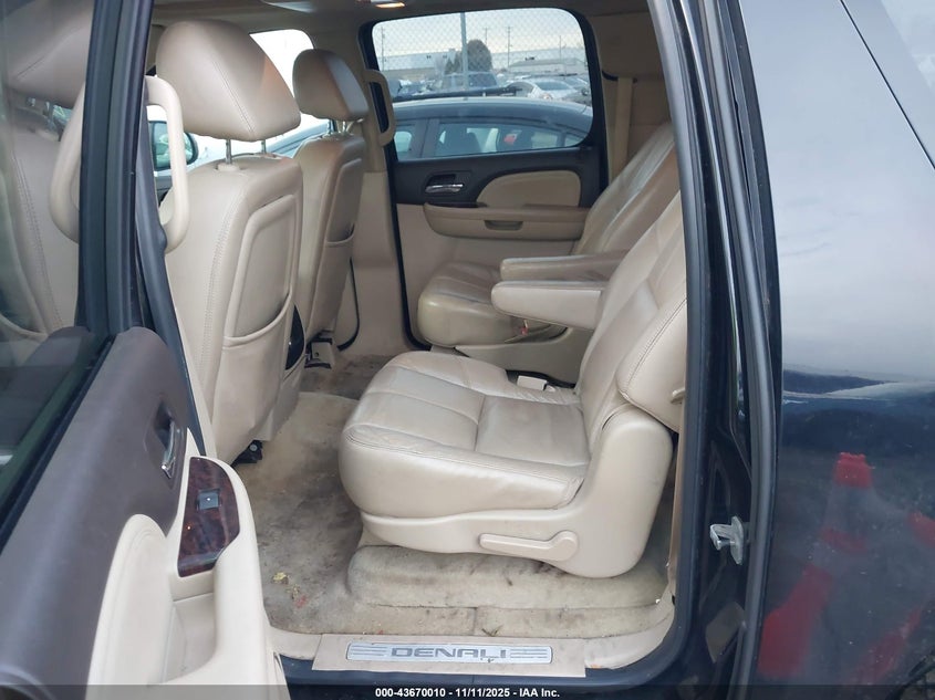 2007 GMC Yukon Xl 1500 Denali VIN: 1GKFK668X7J271449 Lot: 43670010