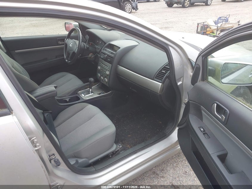 4A32B2FF0BE023307 2011 MITSUBISHI GALANT photo no. 5